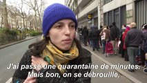 Coronavirus: paroles de clients devant un supermarché à Paris