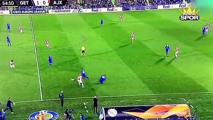 Babel sakatlanan rakibini taklit etti