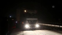 Sivas-Yozgat kara yolunda ulaşıma kar engeli - SİVAS