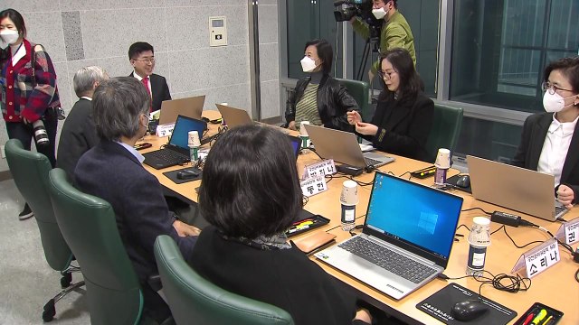 미래한국당, 비례대표 명단 발표 직전 잠정 보류 / YTN