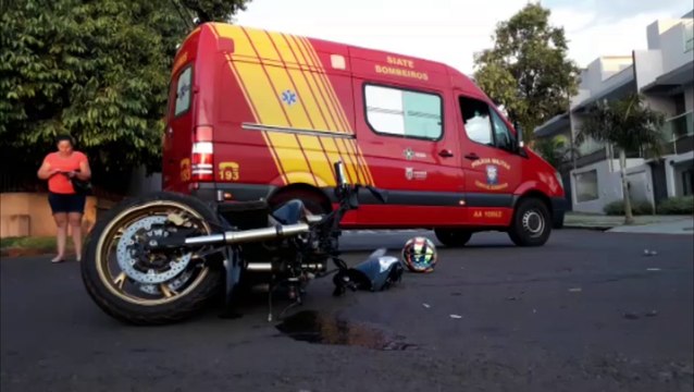 Honda Hornet e veículo iX35 colidem na Rua Souza Naves; motociclista foi socorrido pelo Siate