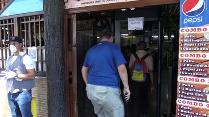 Confinados por el coronavirus, los caraqueños se niegan a entrar "en pánico"