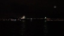 İstanbul Boğazı'nda motoru arızalanan kargo gemisi kıyıya çekildi