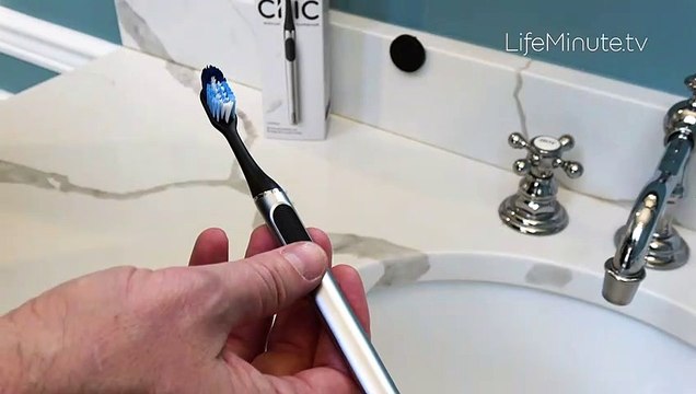 LifeMinute Loves: The latest toothbrush must-have Oral-B Clic