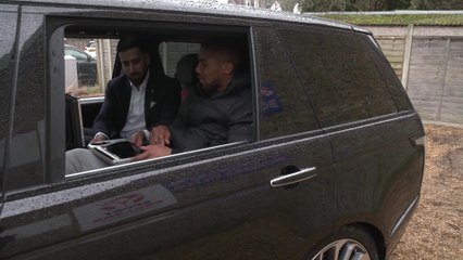 Boxweltmeister Anthony Joshua ist im Massgeschneiderten Range Rover SVAutobiography unterwegs zur Titelverteidigun