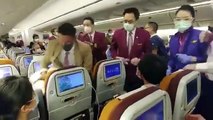 Đợi kiểm tra y tế quá lâu, nữ hành khách Trung Quốc cố tình ho vào mặt tiếp viên