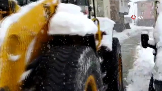 Baharı beklerken, yarım metre kar yağdı