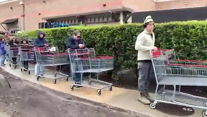 Une immense queue pour faire ses courses (Californie) #coronavirus