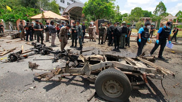 Thailand car bomb: At least 20 people injured after explosion