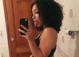 En postant un selfie, elle ne s'attendait pas à faire le buzz à cause de ce petit détail