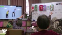 Coronavirus: au Japon, des personnes âgées font leurs exercices grâce à des vidéos YouTube pour éviter d'aller dehors