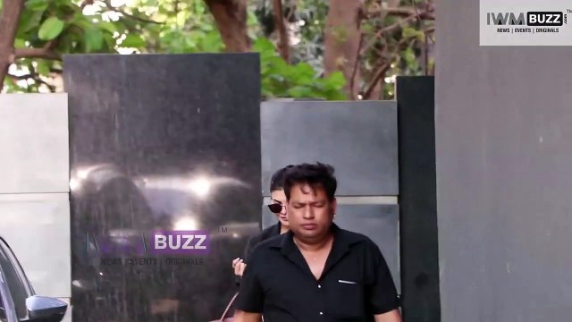 OMG_ Hot & Gorgeous duo of Yami Gautam and Jacqueline Fernandez spotted together at Pooja House