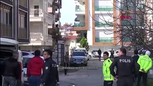 Babasını öldürüp, annesini yaraladı, bacağından vurularak yakalandı