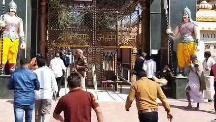 मथुराः कृष्णजन्मस्थान पर दिखा कोरोना का खौफ, मंदिर कर्मचारियों के लिए निर्देश जारी