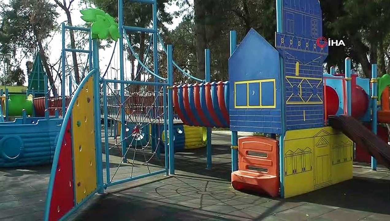 Suriye sınırında koronavirüs salgınına karşı ticarethaneler kapatıldı