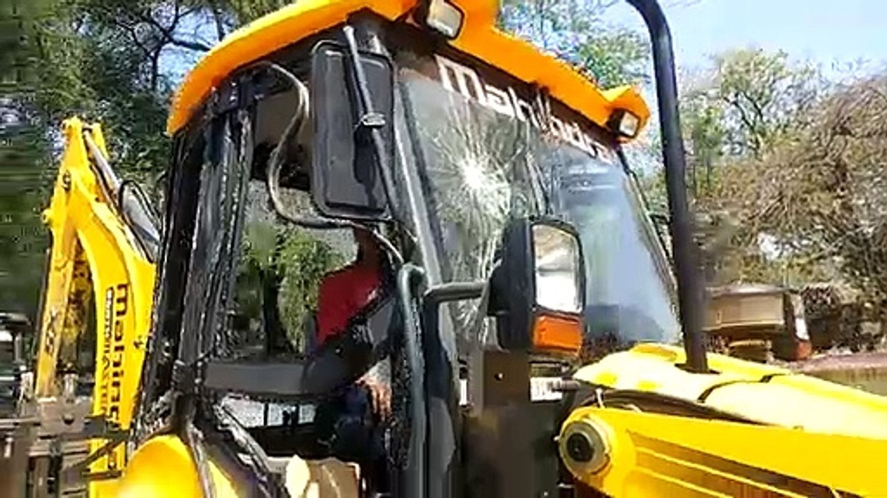 मथुराः अतिक्रमण हटाने पर भड़के लोग, निगमकर्मियों पर किया पथराव और फायरिंग