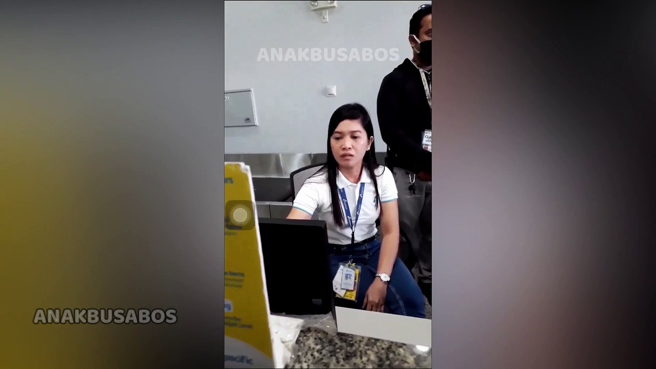 Rage against airport staff amid lockdown | COVID-19