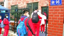 شاهد: مليون تلميذ صيني يعودون إلى الدارسة فيما مدارس العالم تغلق أبوابها