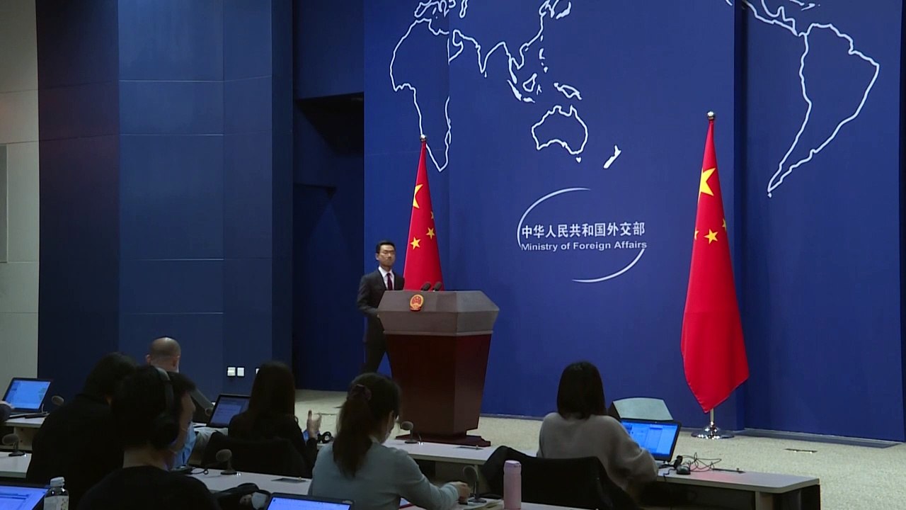 Pequim 'indignado' após Trump usar termo "vírus chinês"