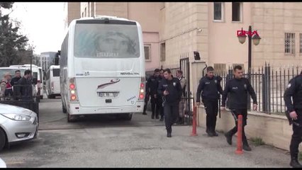 Şanlıurfa'da, terör soruşturmasında gözaltına alınan avukatlar adliyede