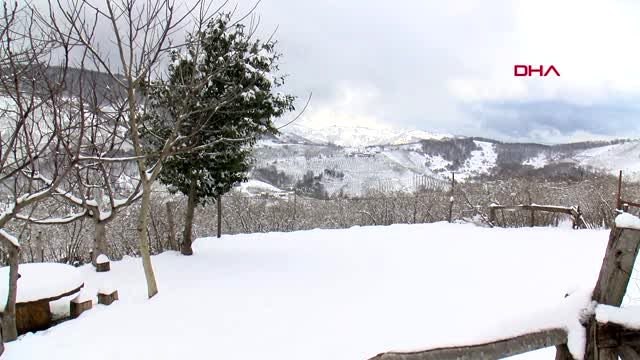 SAMSUN Baharı bekleyen Samsun, mart karıyla beyaza büründü