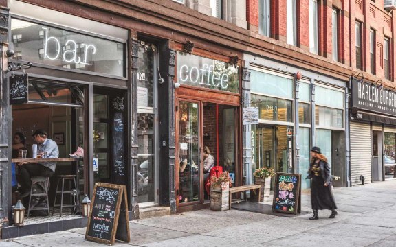 Local Restaurants and Bars Need Us Right Now — Here's How You Can Help