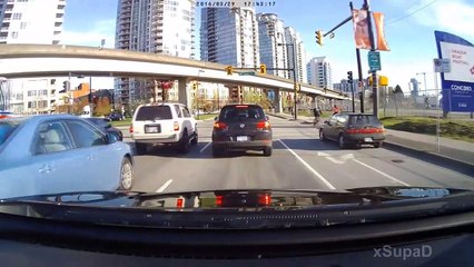 Il double tout le monde mais le karma va le rattraper... POLICE