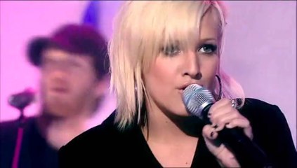 Ashlee Simpson - Boyfriend (Live @ CD:UK) (2006/02/04) - [HDfan]