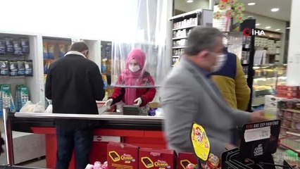 Markette poşetli Korona virüs önlemi