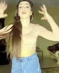 شاهد.. وصلة رقص لجوهرة بالهوت شورت