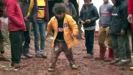 Savaşın gölgesinde çocuk olmak