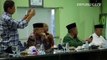 Shalat berjamaah. Muhammadiyah tidak mengeluarkan imbauan larangan shalat berjamaah di masjid.