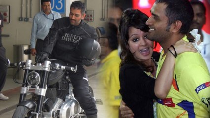 Sakshi scolds Dhoni after he parks his bike at a wrong place