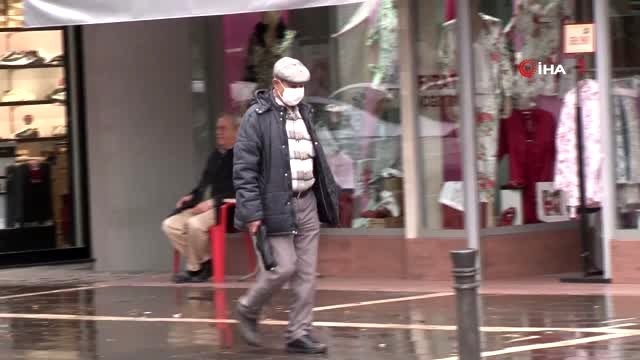 Adanalılar korona virüs tedbirlerine uydu, cadde ve sokaklar boş kaldı