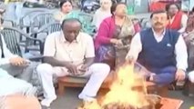 People offer namaz, perform havan to escape wrath of Corona