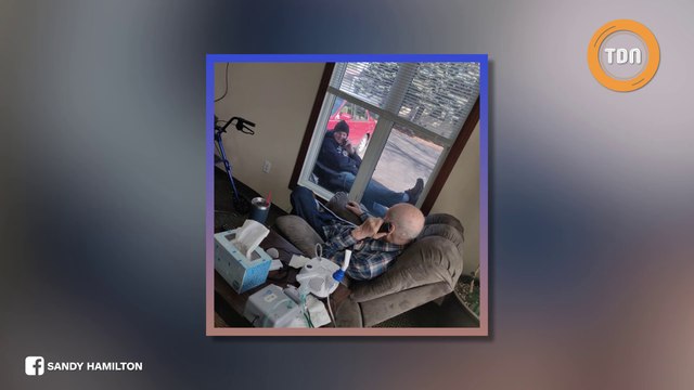 Ce père et son fils ont trouvé une stratégie insolite pour communiquer ensemble en gardant leur distance