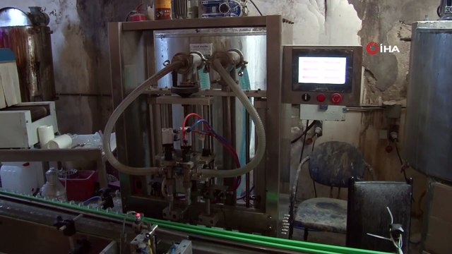 İstanbul’da Sahte Dezenfektan Üreten Depoya Polis Basını Yapıldı