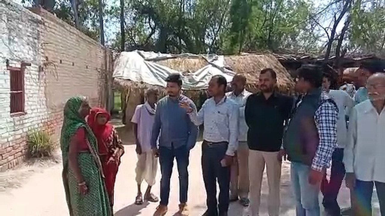 बाराबंकी: प्रधान व अध्यापकों ने कोरोना वायरस से बचने के लिए शुरू की पहेल