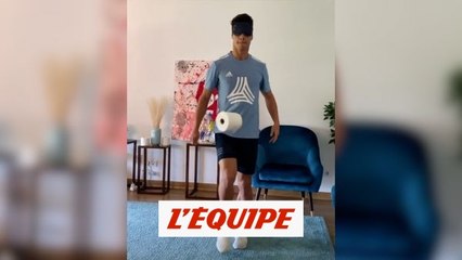 Ils upgradent le stay at home challenge ! - Foot - WTF