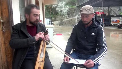 Rizeli şair 'koronavirüs' türküsü besteledi