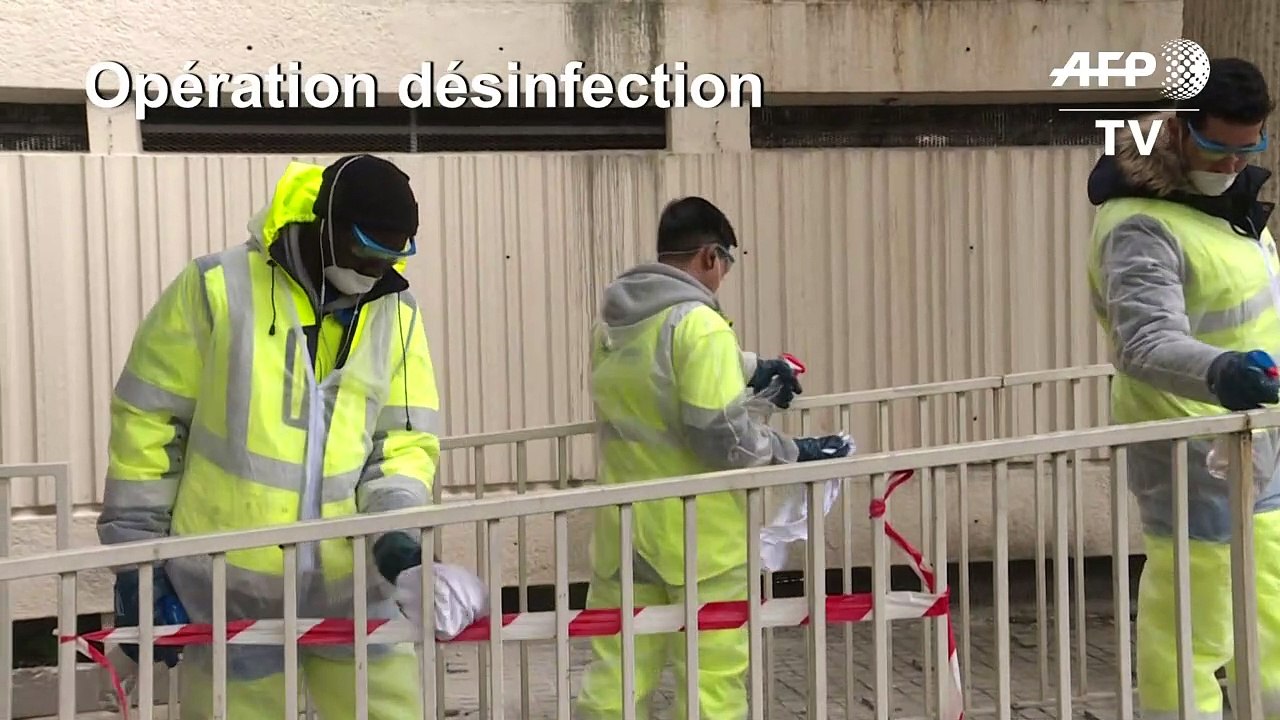 A Suresnes, opération désinfection du mobilier urbain pour lutter contre le coronavirus