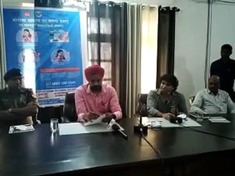इटावा: कोरोना वायरस के प्रति किया लोगों को जागरूक, उपजिलाधिकारी ने ली बैठक