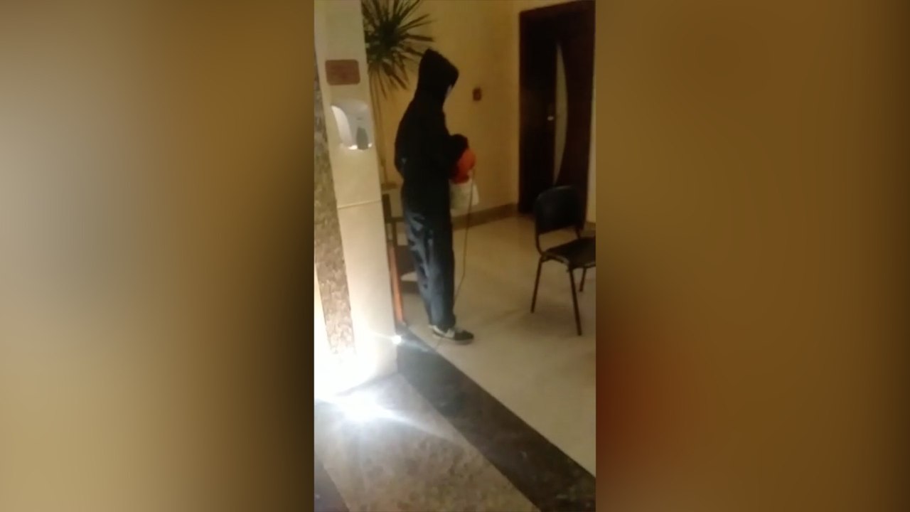 حملة لتعقيم فنادق الغردقة للحماية من كورونا