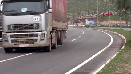 HATAY BM'den İdlib'e 74 TIR insani yardım