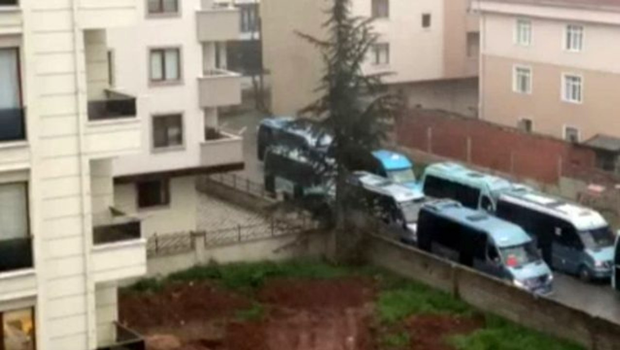 İstanbul'da kar sürprizi şaşkınlığa neden oldu