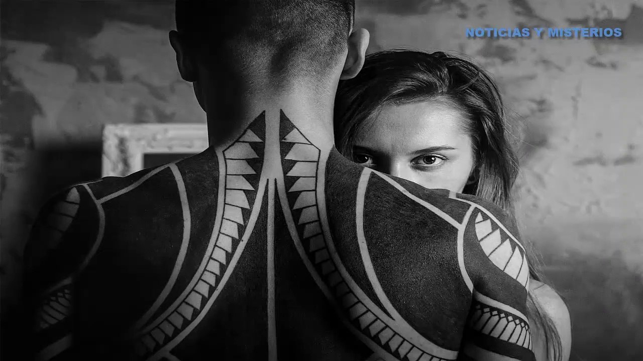 EL DIOS DE LOS TATUAJES