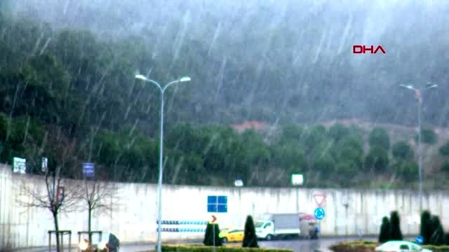 İSTANBUL-ANADOLU YAKASI'NDA KAR YAĞIŞI