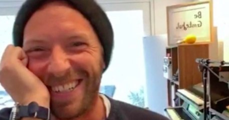 Covid-19 : des artistes proposent des sessions live à leurs fans pour vaincre l'ennui