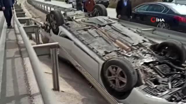 Hurdaya dönen otomobilden sağ çıktılar