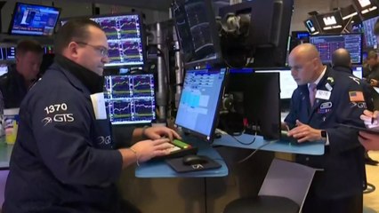 [속보] 뉴욕증시 폭락으로 서킷브레이커 발동...거래 일시 정지 / YTN